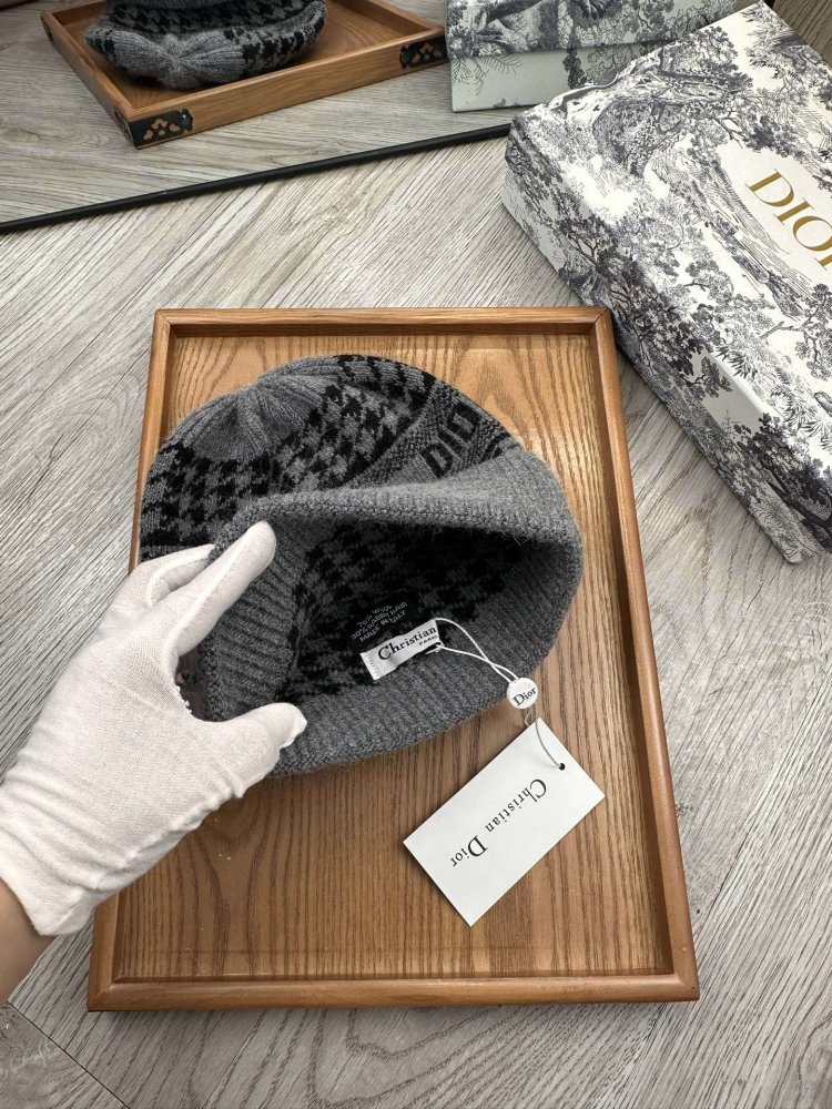 A cap winter фото 7