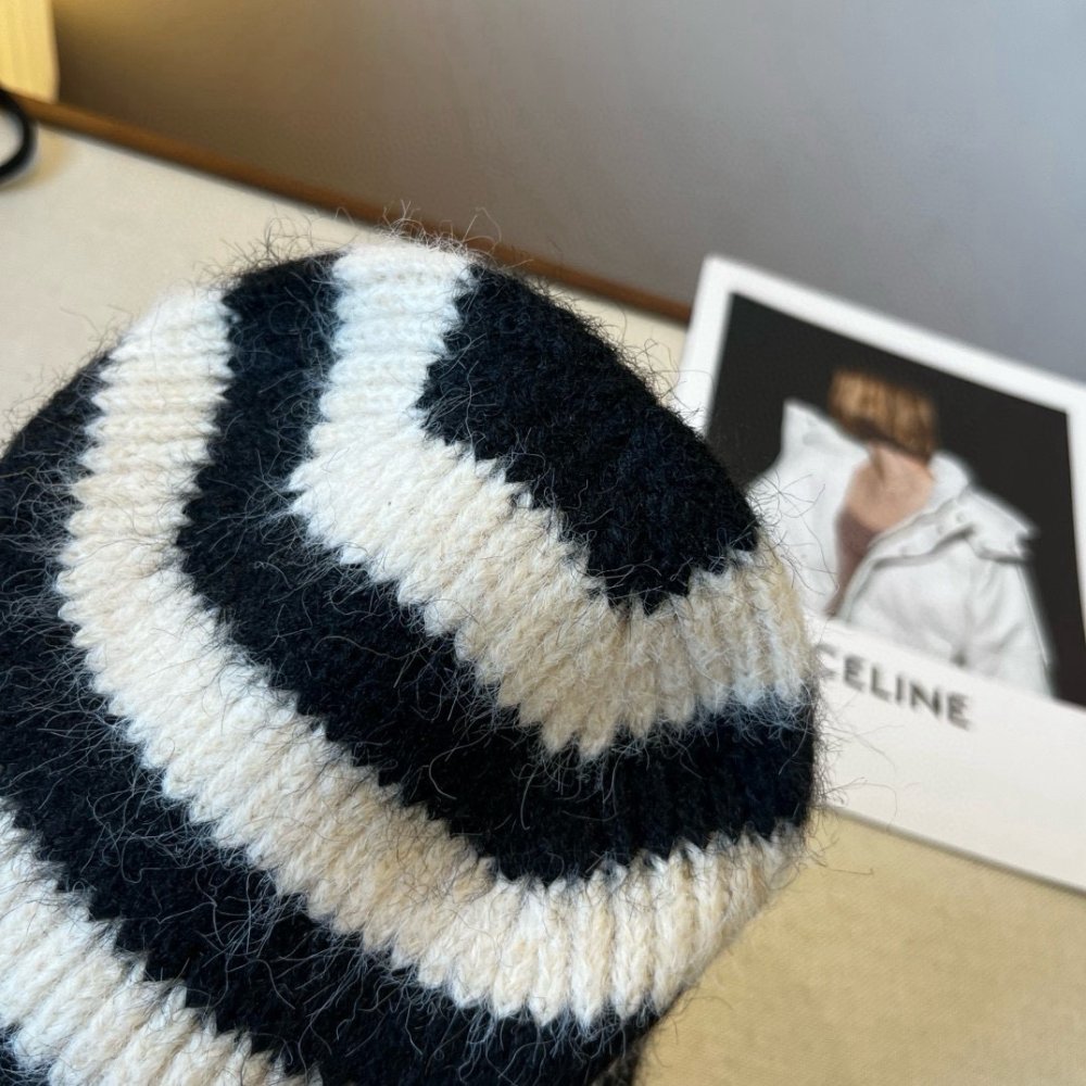 A cap winter фото 7