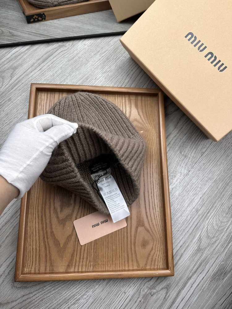 A cap winter фото 7