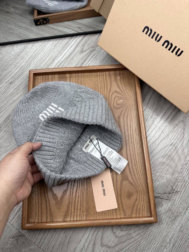 Шапка зимова фото 7