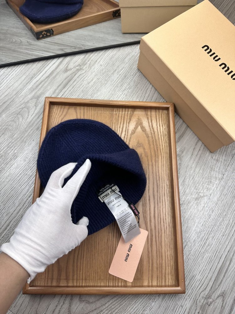 A cap winter фото 7