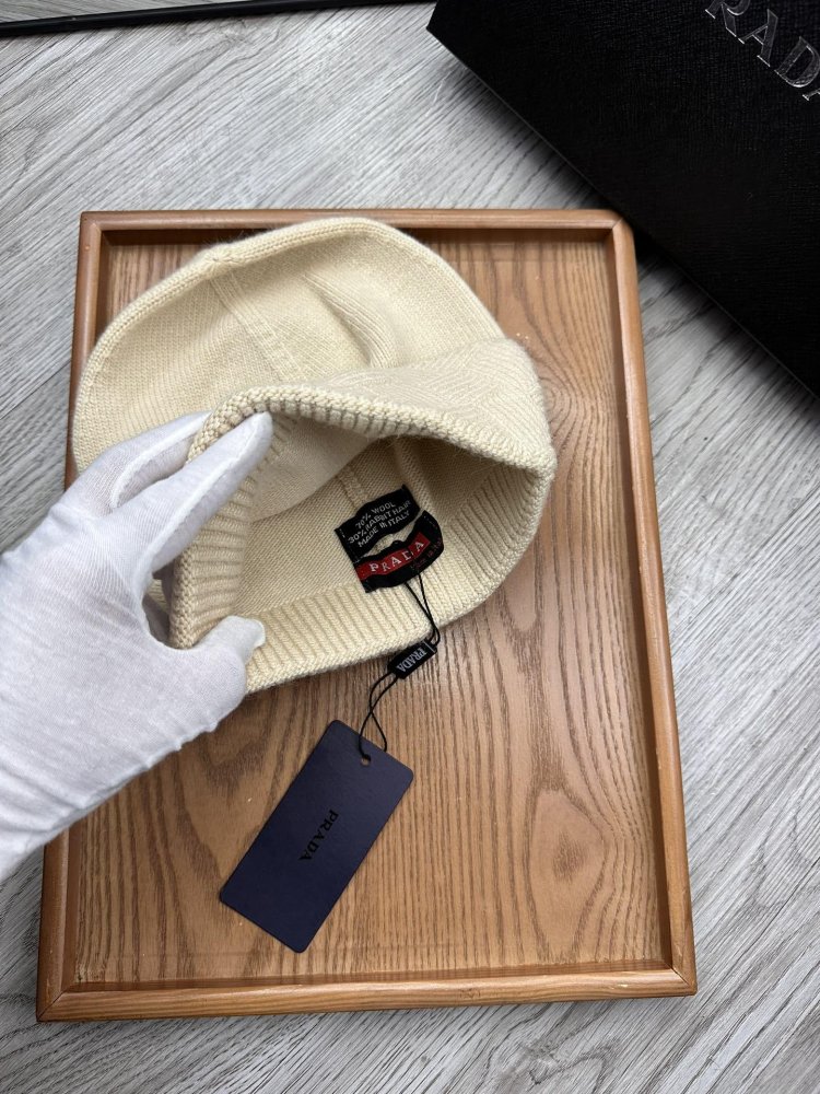 A cap winter фото 7