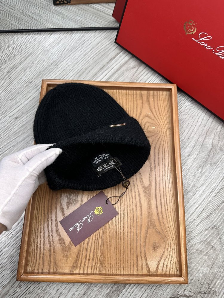 Шапка зимова фото 7