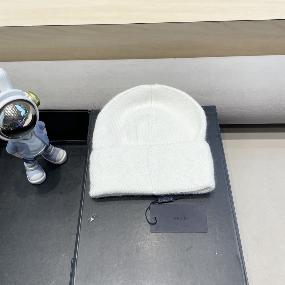 A cap winter фото 7