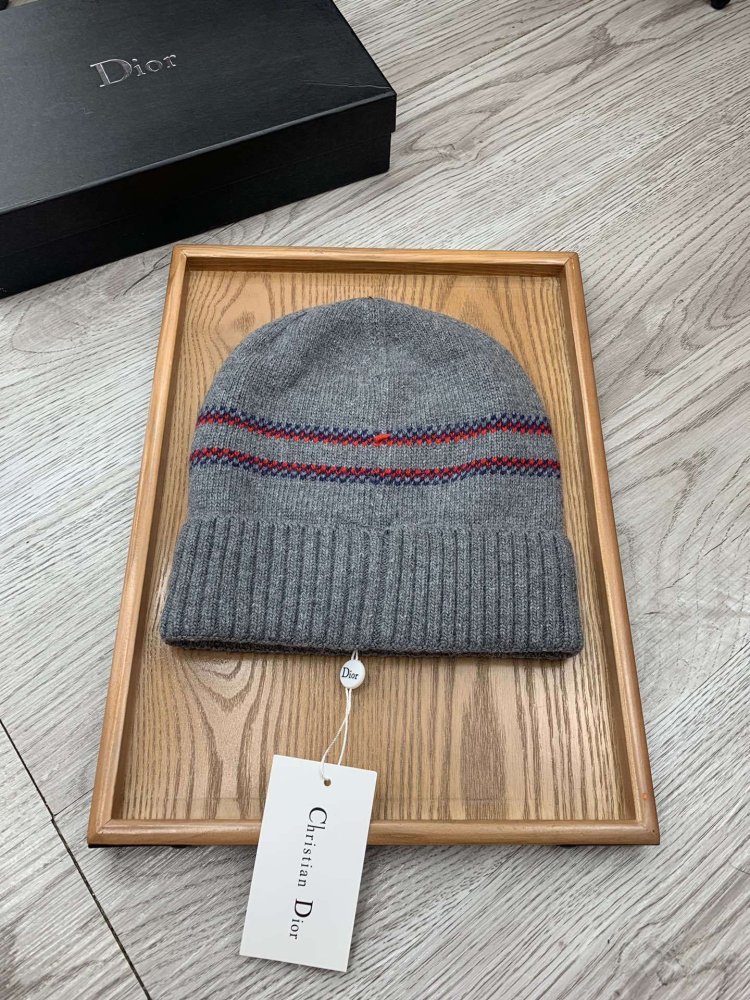 Шапка зимняя фото 8