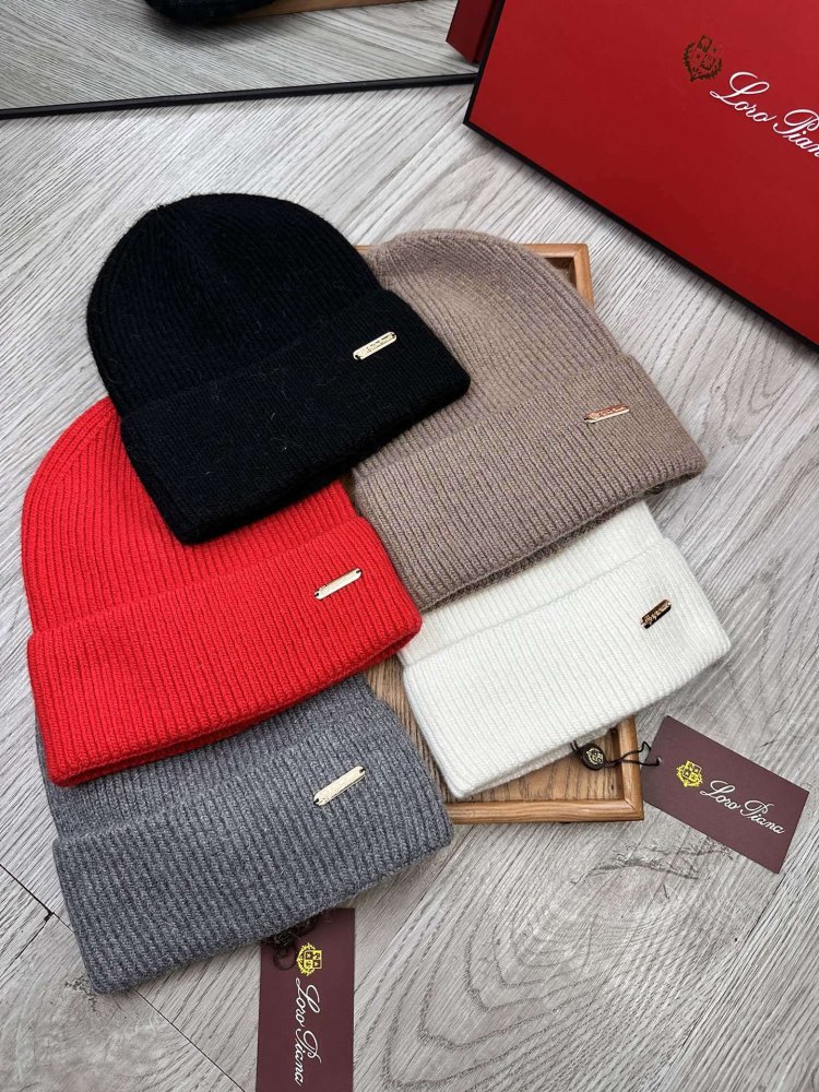 Шапка зимняя фото 8