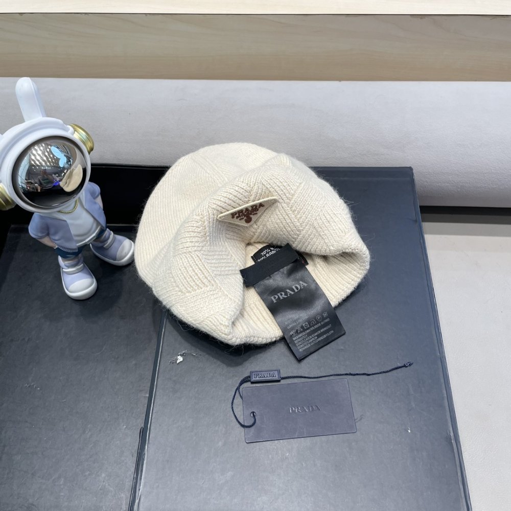 A cap winter фото 9