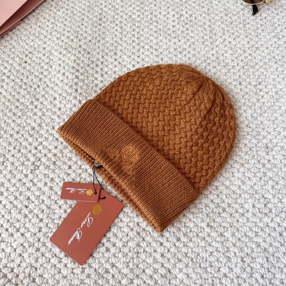 Шапка зимняя фото 9