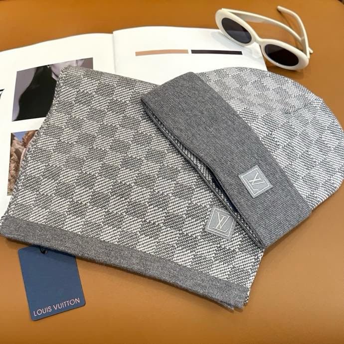 Шарф и шапка из шерсти