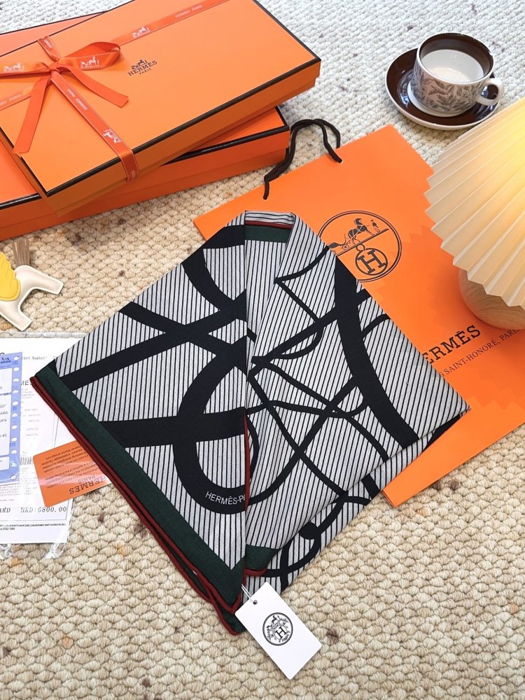 Шарф из шелка и кашемира 135x135 см фото 2