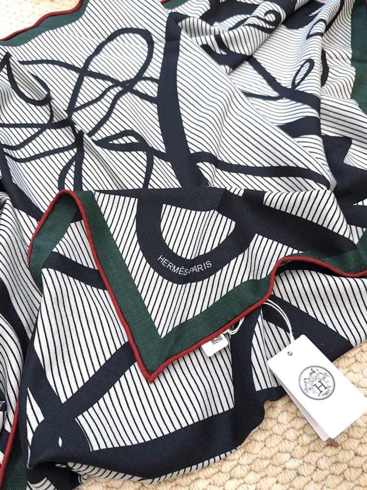 Шарф из шелка и кашемира 135x135 см фото 3