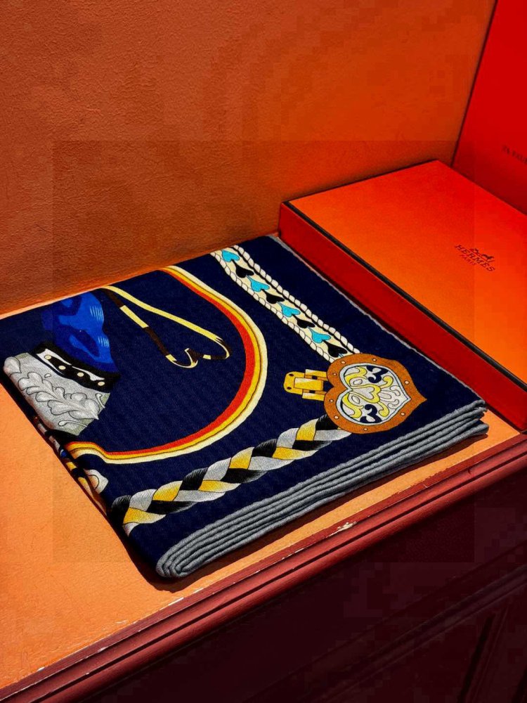 Шарф из шелка и кашемира 140х140 см