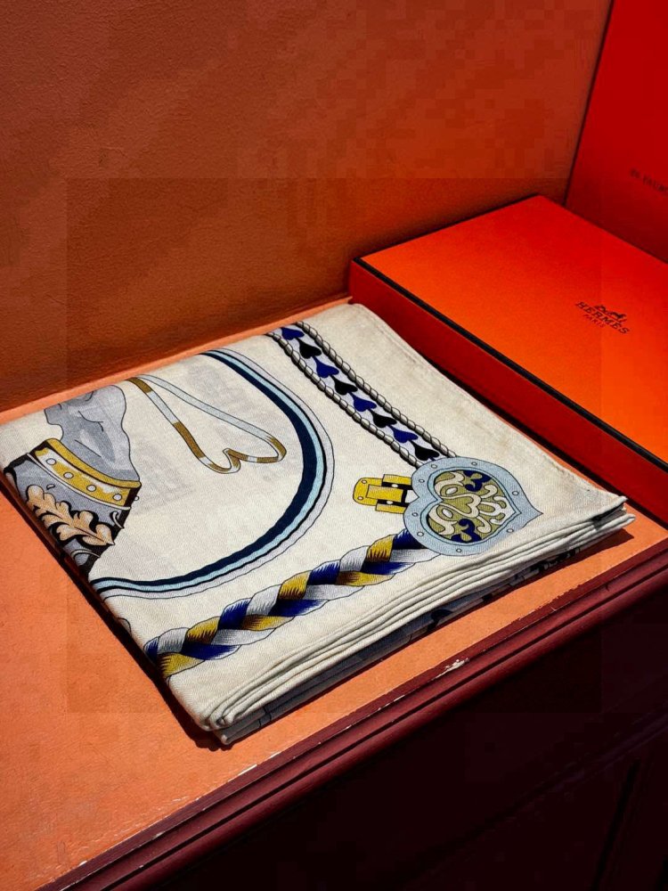 Шарф из шелка и кашемира 140х140 см