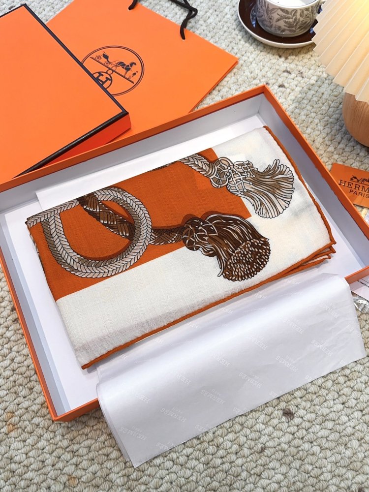 Шарф из шелка и кашемира 140х140 см