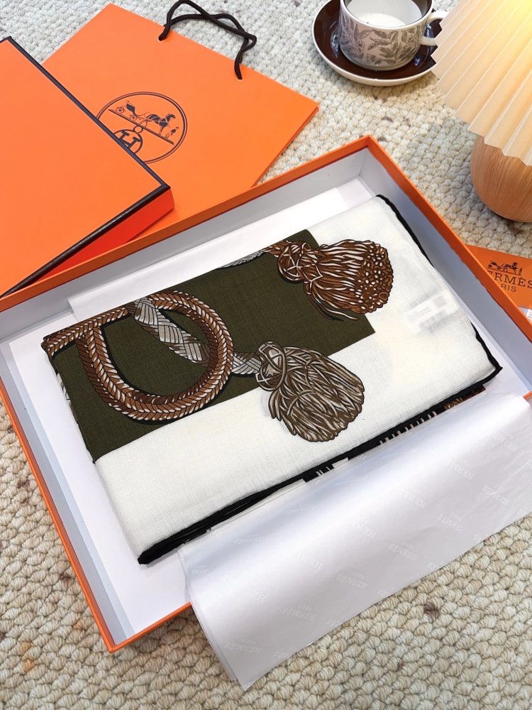 Шарф из шелка и кашемира 140х140 см