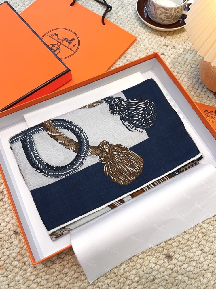 Шарф из шелка и кашемира 140х140 см