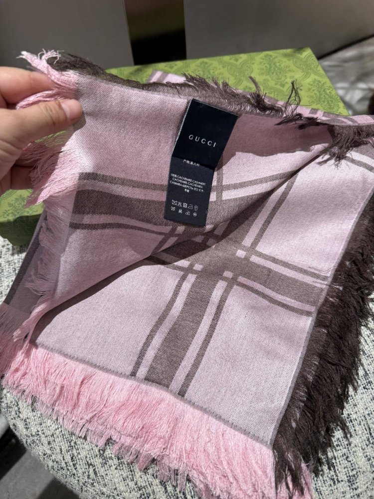 Шарф из шелка и кашемира 140х140 см фото 2