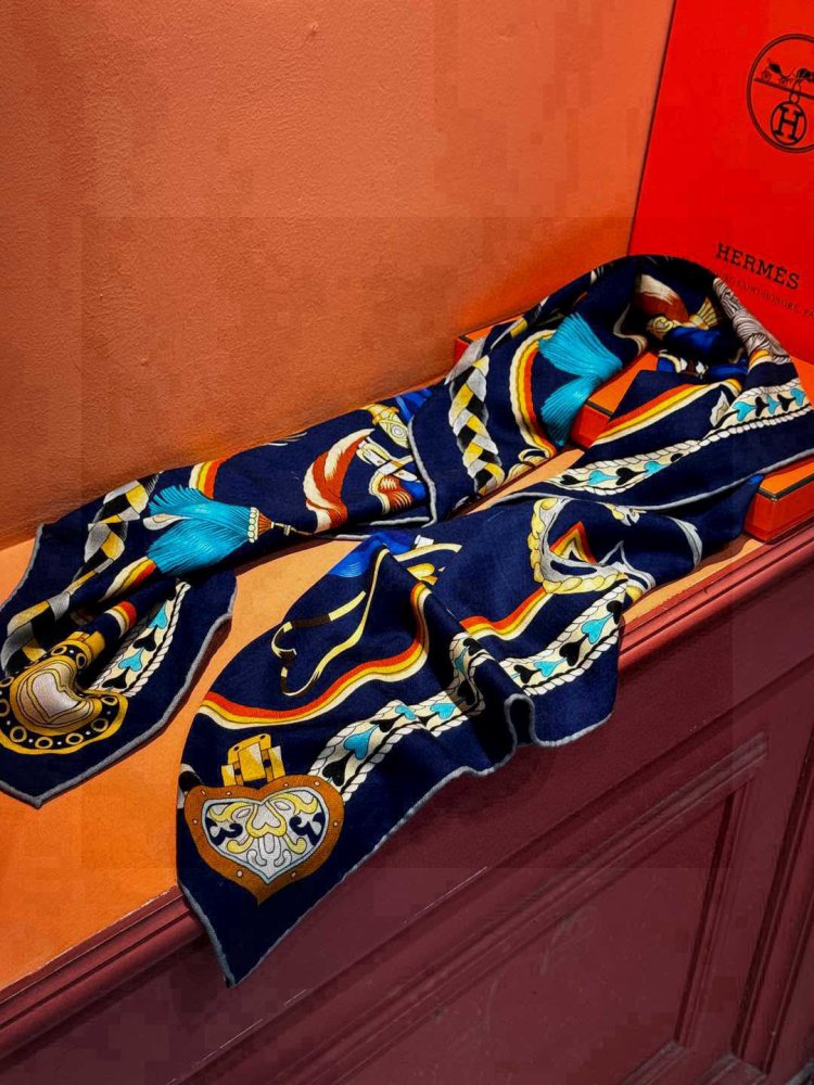 Шарф из шелка и кашемира 140х140 см фото 3