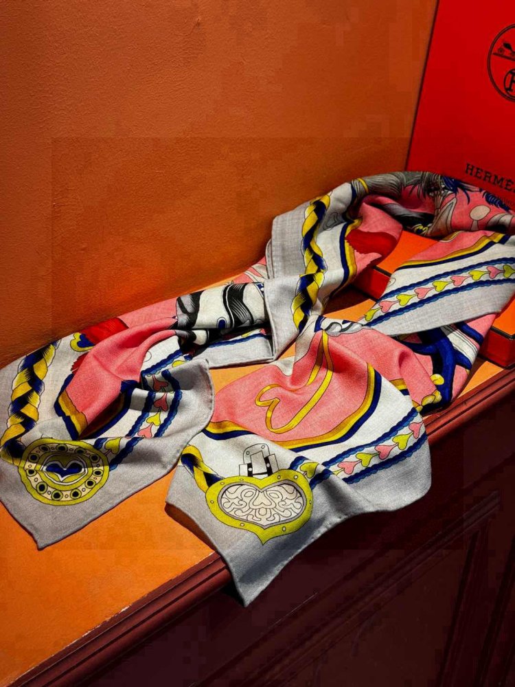 Шарф из шелка и кашемира 140х140 см фото 3