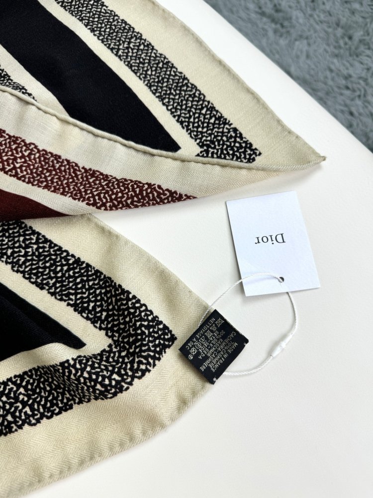 Шарф из шелка и кашемира 140х140 см фото 6