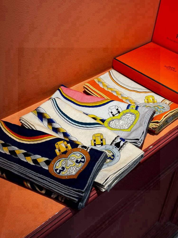 Шарф из шелка и кашемира 140х140 см фото 6