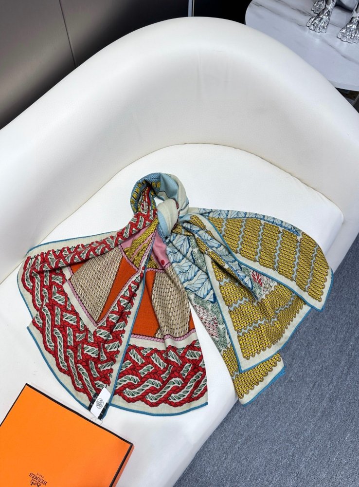 Шарф из шелка и кашемира 140x140 см фото 2