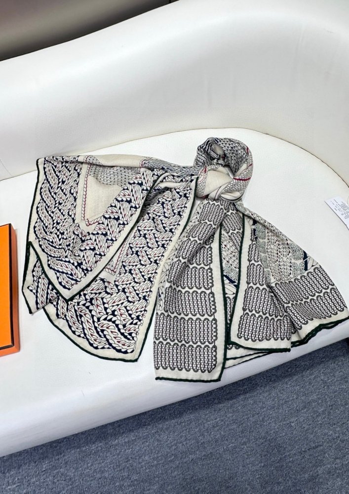 Шарф из шелка и кашемира 140x140 см фото 2