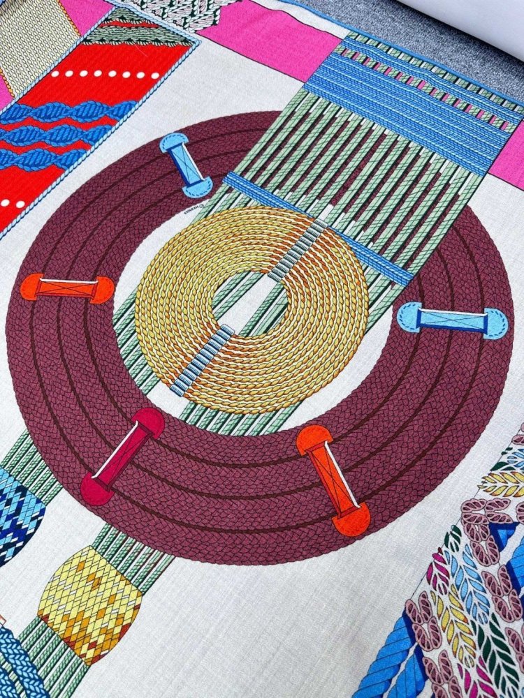 Шарф из шелка и кашемира 140x140 см фото 4