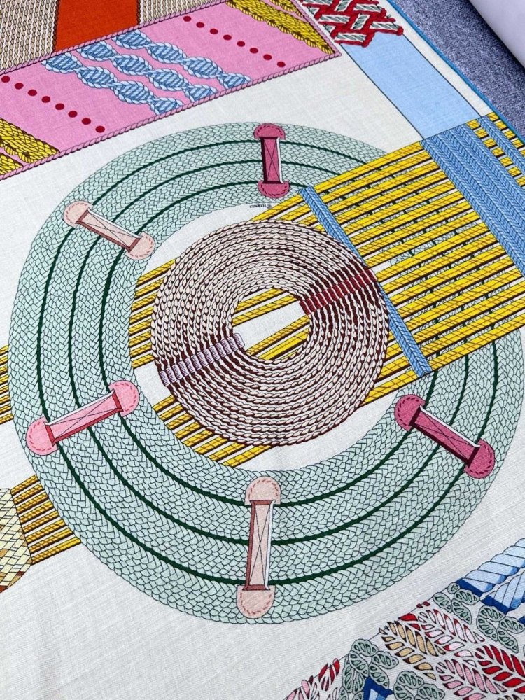 Шарф из шелка и кашемира 140x140 см фото 4