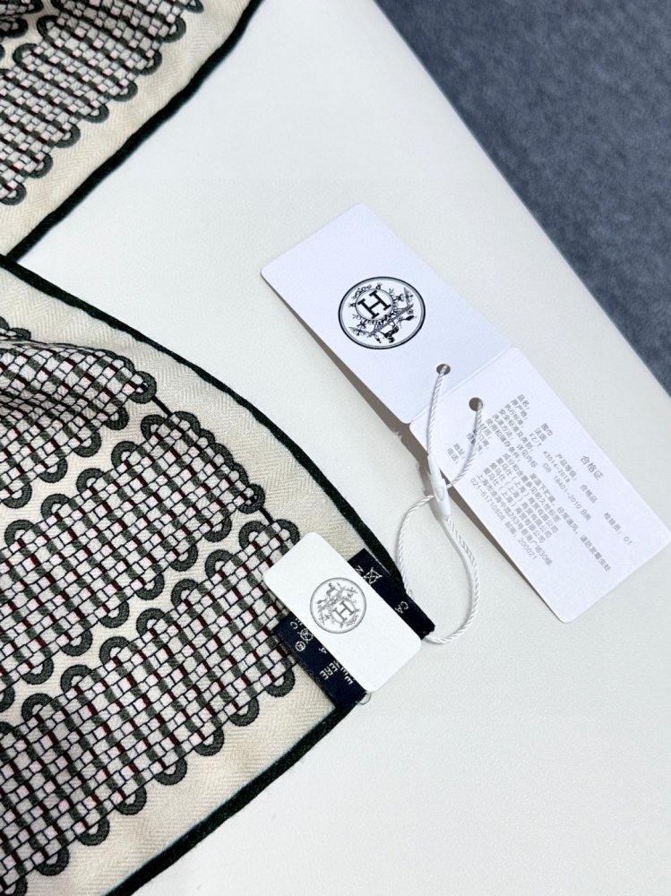 Шарф из шелка и кашемира 140x140 см фото 6