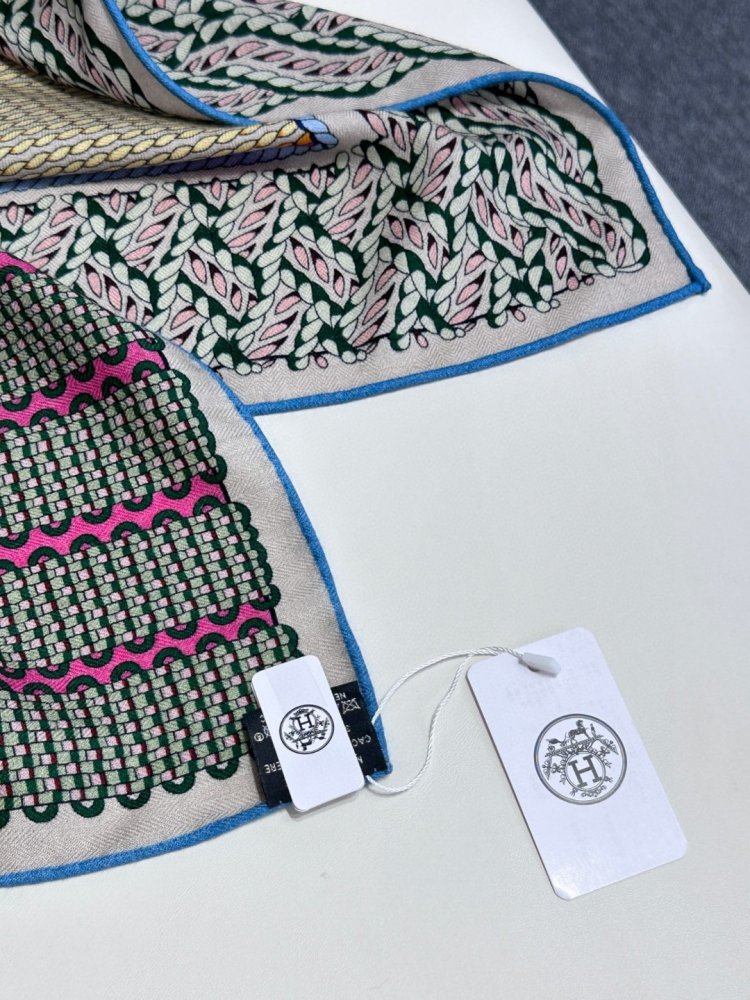 Шарф из шелка и кашемира 140x140 см фото 6