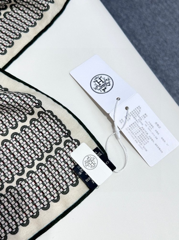 Шарф из шелка и кашемира 140x140 см фото 6