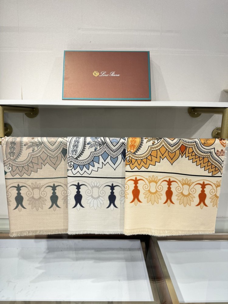 Шарф з шерски і шовку 140 x 140 см фото 2