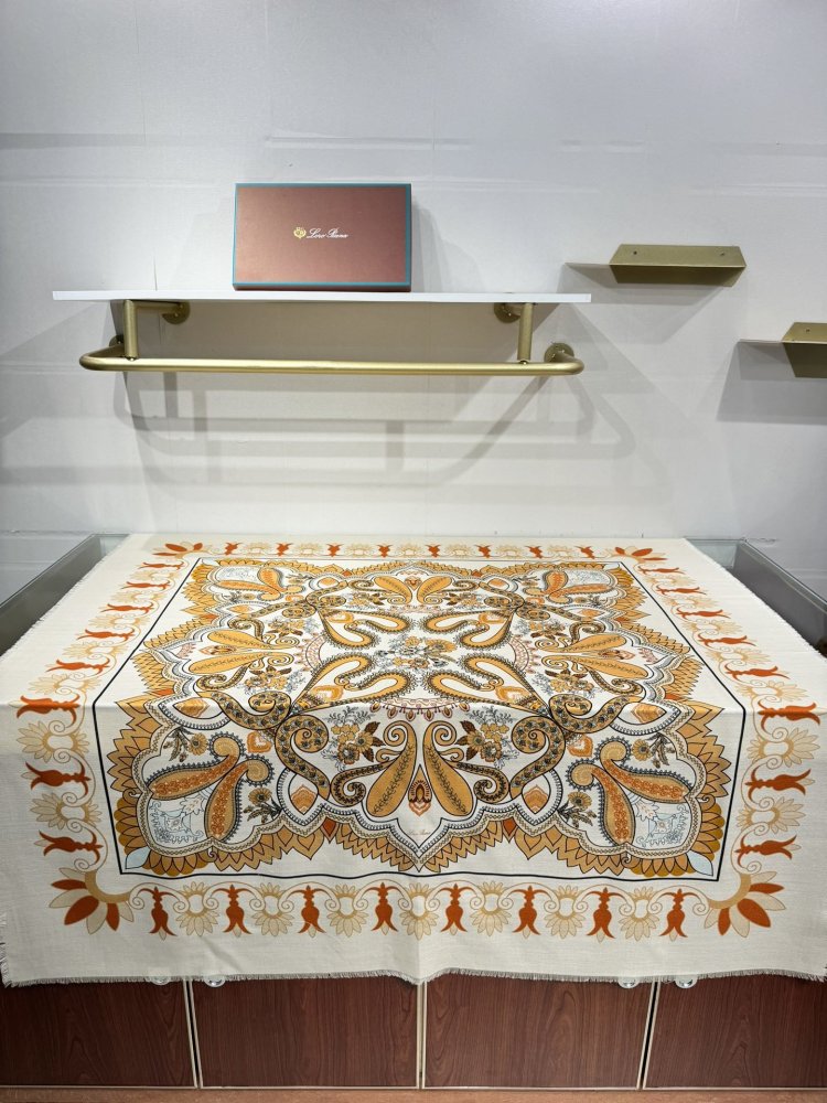 Шарф з шерски і шовку 140 x 140 см фото 3