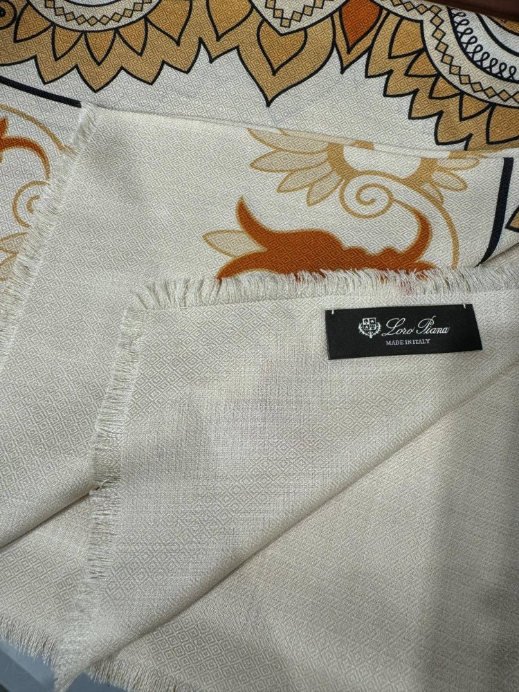 Шарф з шерски і шовку 140 x 140 см фото 9