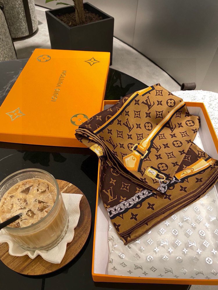 Scarf silk 90х90 cm