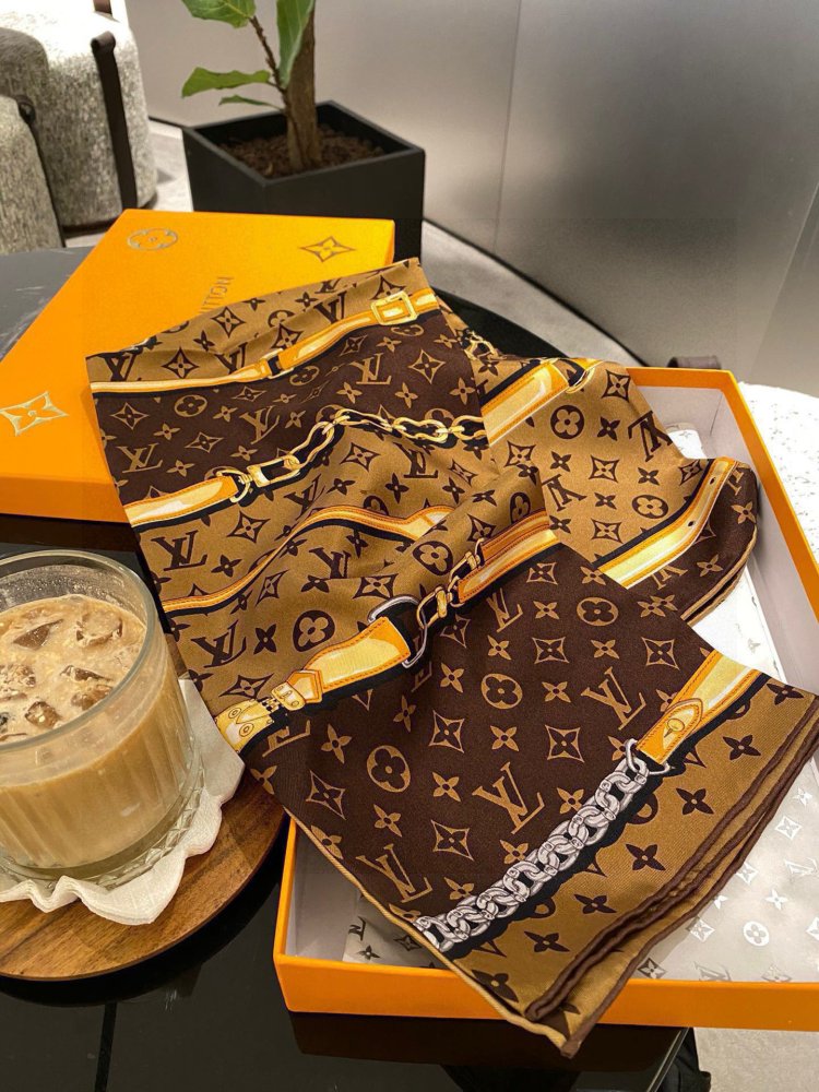 Scarf silk 90х90 cm фото 2