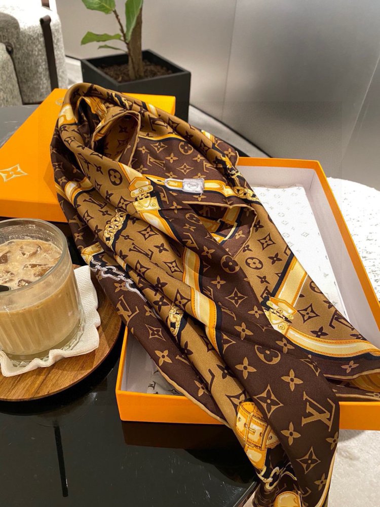 Scarf silk 90х90 cm фото 4