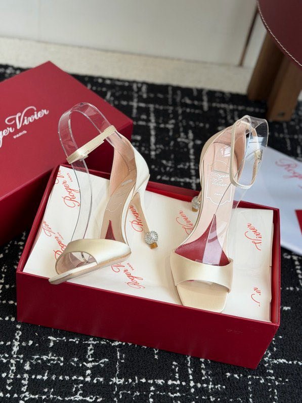 Silk sandals on high heel