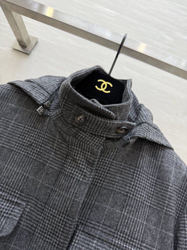 Шерстяная клетчатая куртка с капюшоном фото 3