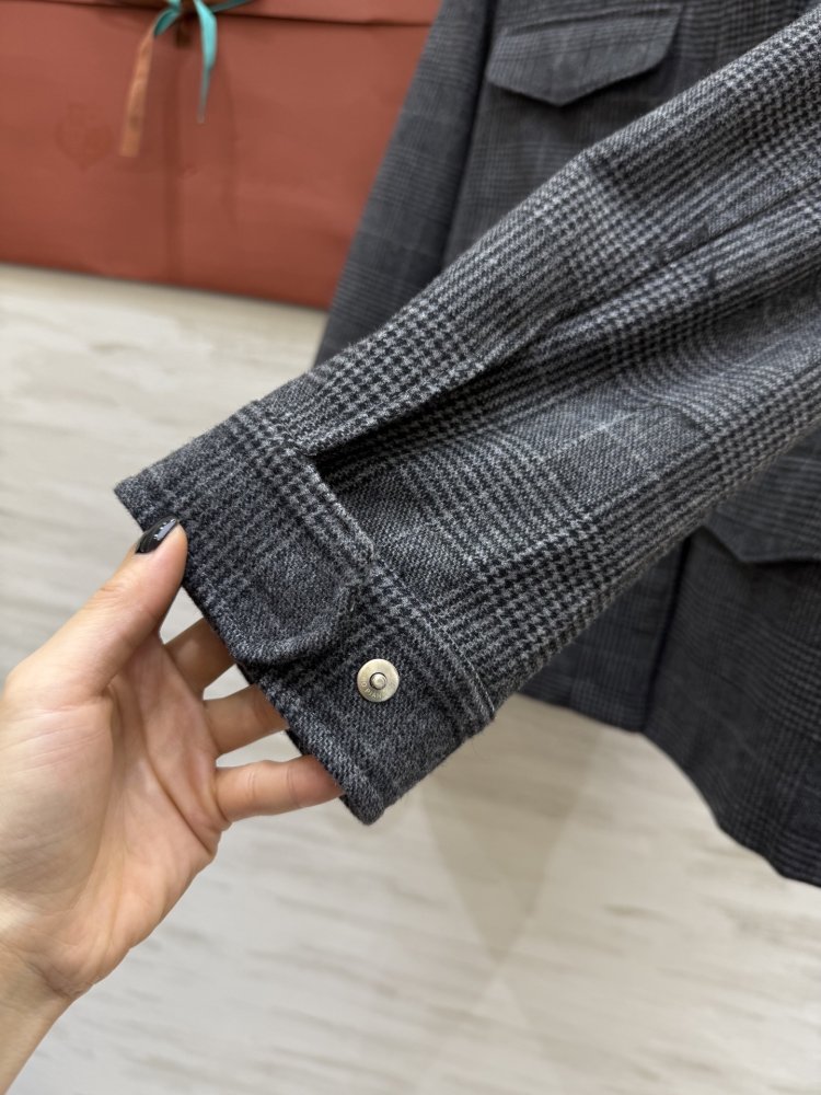 Шерстяная клетчатая куртка с капюшоном фото 4