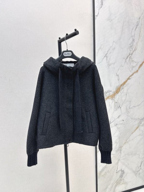 Woolen short jacket from hood фото 3