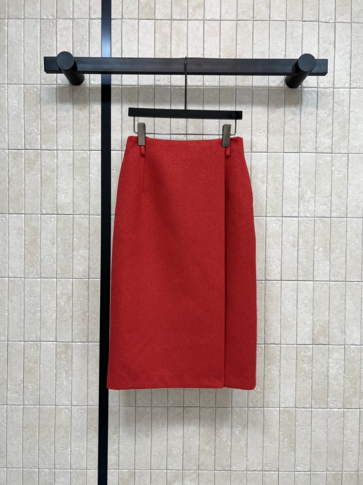 Шерстяная красная юбка