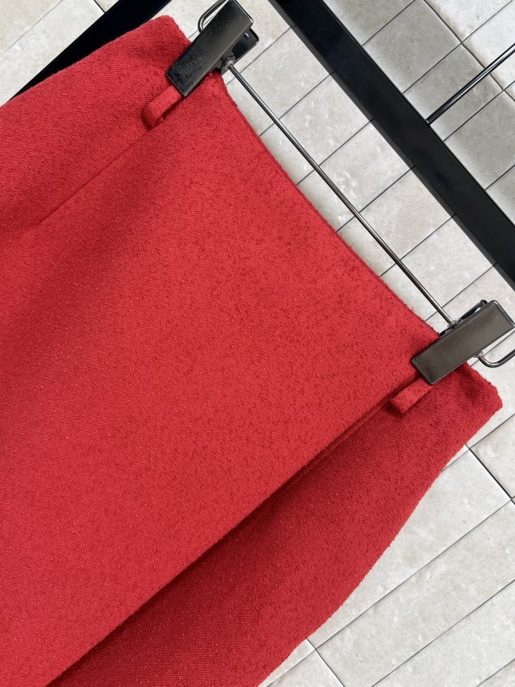 Шерстяная красная юбка фото 2