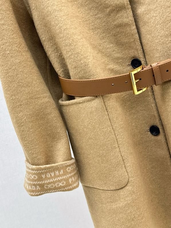 Вовняне пальто з капюшоном і поясом фото 3