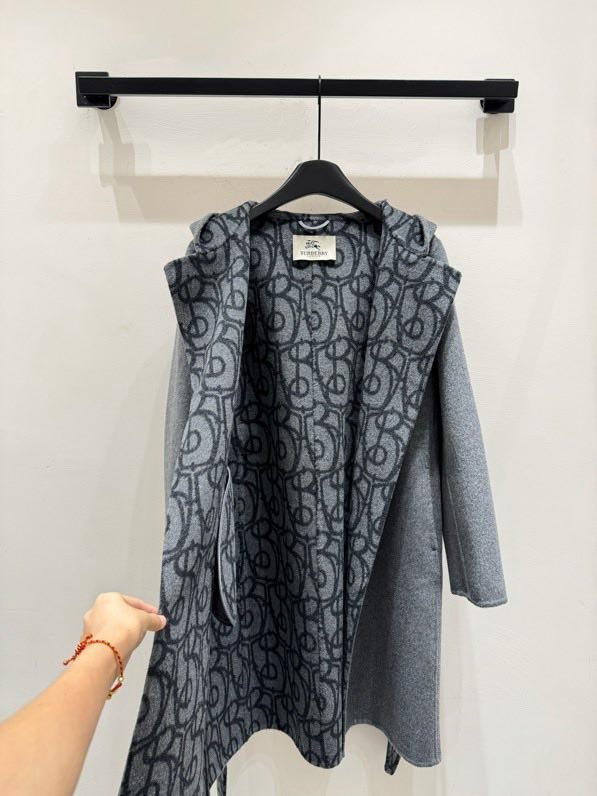 Шерстяное пальто с капюшоном фото 9