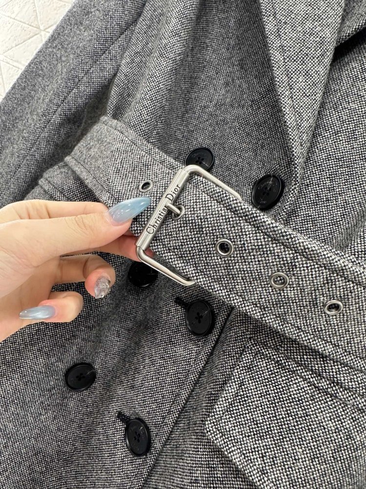 Вовняне пальто з лацканами і поясом фото 7