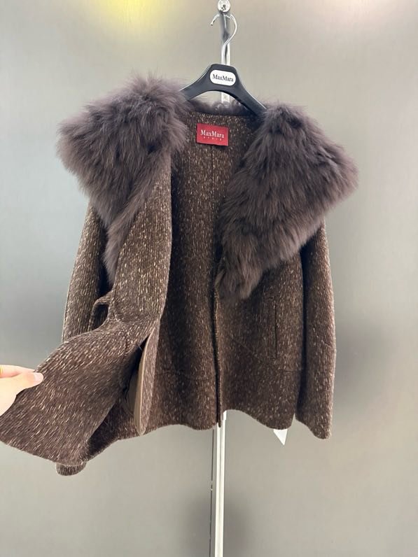 Вовняне пальто з коміром з лисячого хутра фото 2