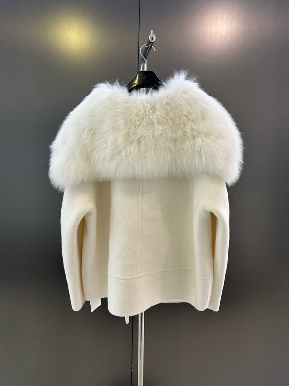 Вовняне пальто з коміром з лисячого хутра фото 7