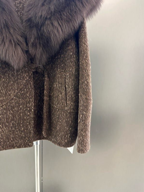 Вовняне пальто з коміром з лисячого хутра фото 8
